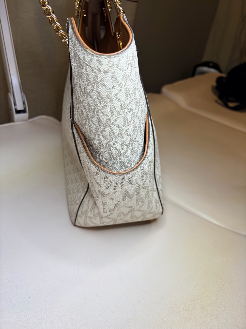 Michael Kors Cream & Brown MK Signature Tote with Gold Hardware - Picture 4 of 14